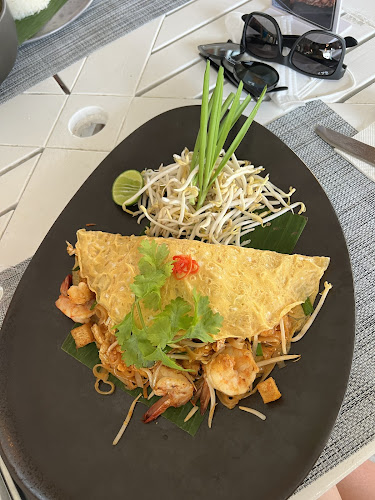 THE PORT Restaurant & Bar - การบริการอาหารและที่พัก