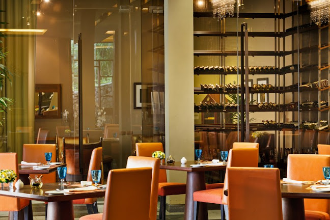 Living Room Restaurant - อำเภอเมืองภูเก็ต