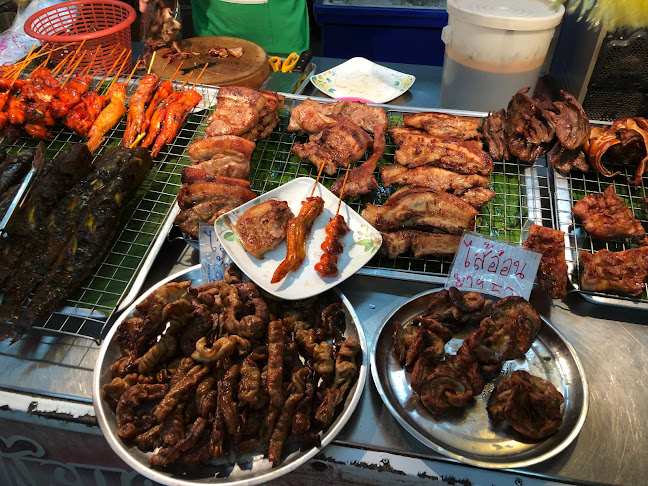 ส้มตำ เพ้ย เพ้ย (Papaya Salad, Pei Pei) - การบริการอาหารและที่พัก