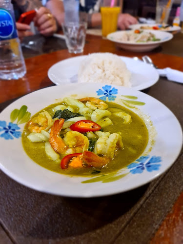 Opinii despre Sweet Chilli Restaurant & Bar @Karon Beach în อำเภอเมืองภูเก็ต - การบริการอาหารและที่พัก