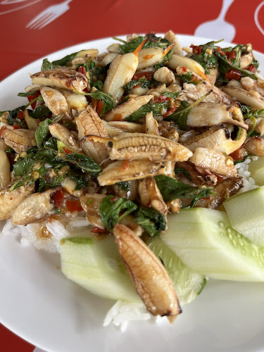 ร้านอาหารตามสั่งเจ้นิด - การบริการอาหารและที่พัก