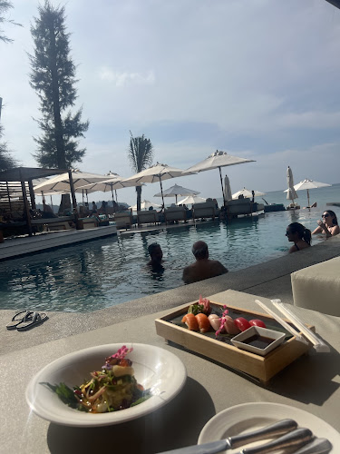 Catch Beach Club - การบริการอาหารและที่พัก