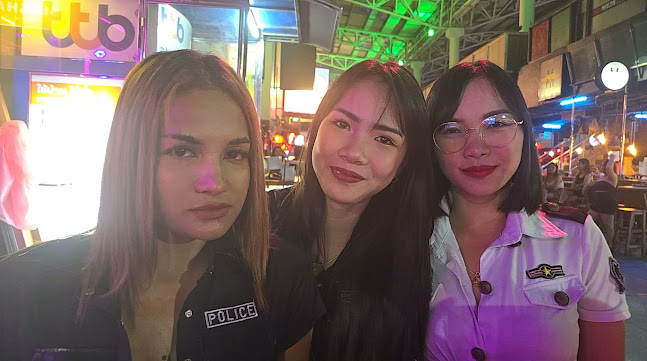 Opinii despre Richy Bar Patong în อำเภอกะทู้ - การบริการอาหารและที่พัก