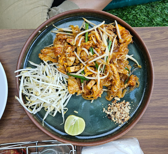 Opinii despre เขาสวนพ่อ KHAO SUAN PHO RESTAURANT în อำเภอเมืองภูเก็ต - การบริการอาหารและที่พัก