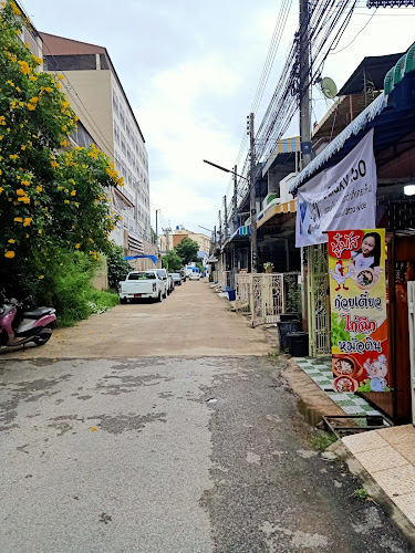 ร้านนู๋บัสก๋วยเตี๋ยวไก่ฉีกหม้อดิน - อำเภอเมืองนครสวรรค์