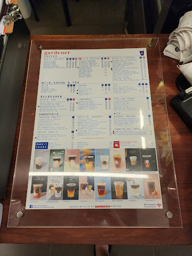 The Gardener Cafe' - การบริการอาหารและที่พัก
