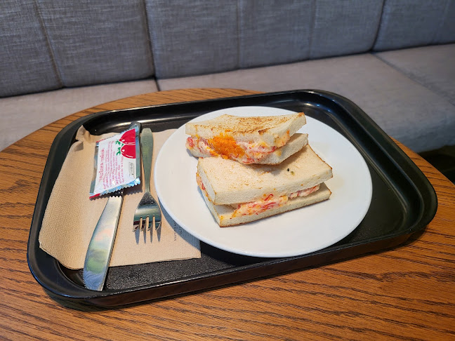 สตาร์บัคส์ ฮาร์เบอร์แหลมฉบัง - การบริการอาหารและที่พัก