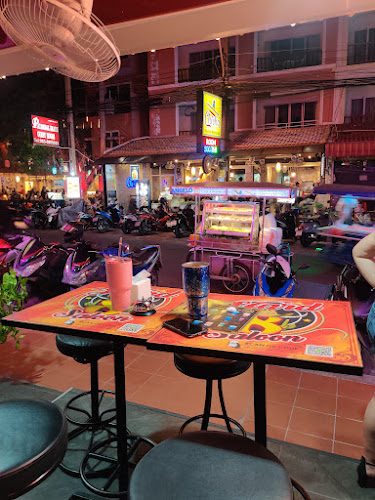 Opinii despre CHICHA Restaurant and Hotel în อำเภอบางละมุง - การบริการอาหารและที่พัก