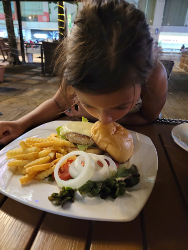 Khon Kaen Cowboy - การบริการอาหารและที่พัก