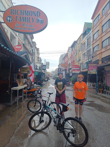 Richmond Sports Bar Guesthouse. - การบริการอาหารและที่พัก