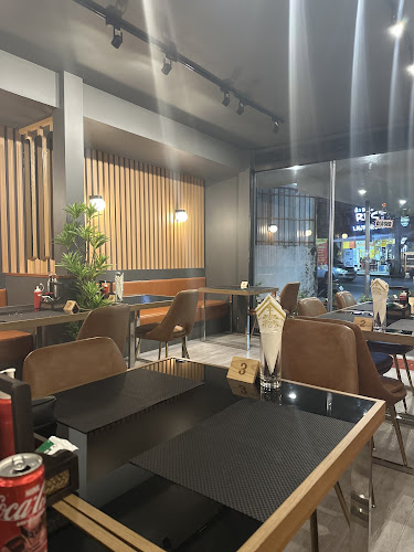 Opinii despre Burger Saloon în อำเภอกะทู้ - การบริการอาหารและที่พัก