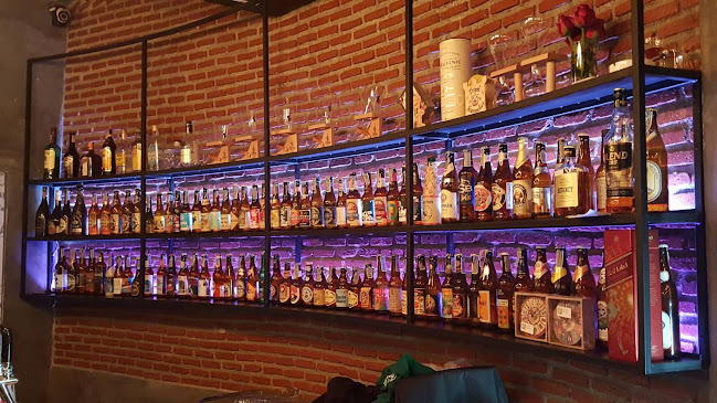 Lake Side - การบริการอาหารและที่พัก