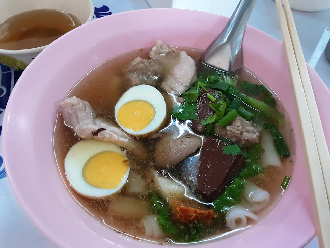 Opinii despre เกาเหลาเลือดหมู สหรส สาขาพะเยา în อำเภอเมืองพะเยา - การบริการอาหารและที่พัก