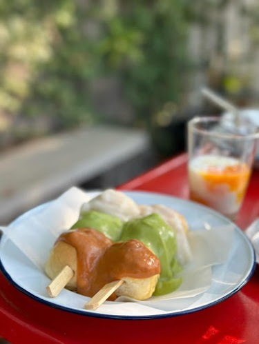 โต๊ะแดงอาหารเช้าสุโขทัย - เมือง