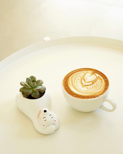 Opinii despre KenKen Coffee în อำเภอเมืองภูเก็ต - การบริการอาหารและที่พัก