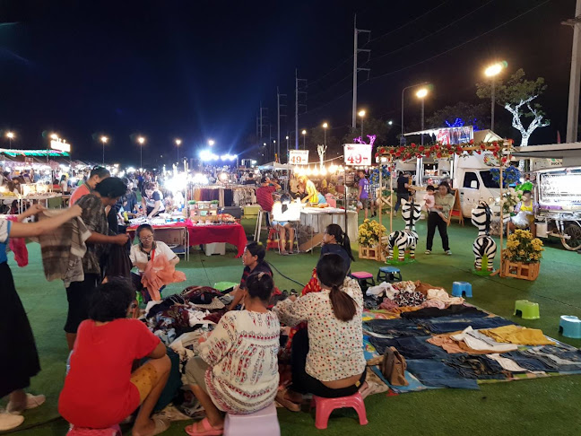 Opinii despre ตลาด บ้านเกาะ ฟลีมาร์เก็ต în อำเภอเมืองนครราชสีมา - การบริการอาหารและที่พัก