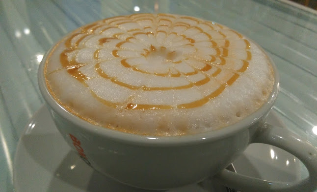 ร้านลูกบัว - การบริการอาหารและที่พัก