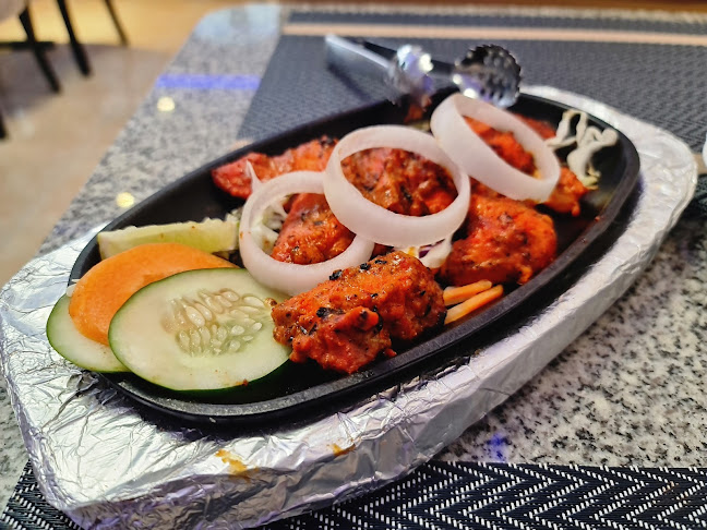 เอเวอร์เรส พัทยาซอย 10 สาย 2 - การบริการอาหารและที่พัก