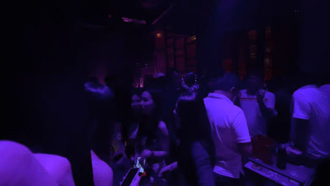 Boytoys - การบริการอาหารและที่พัก