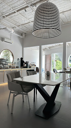 Café Delishh | Surin Beach