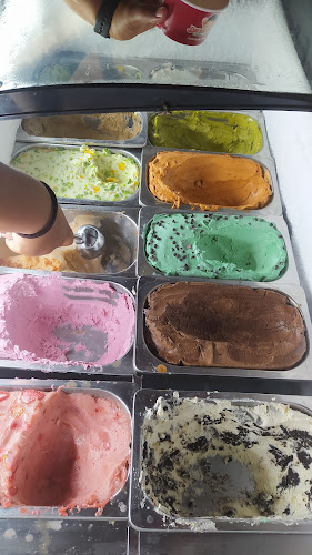 B2B Pop Up Cafe บีทูบี คาเฟ 🐳 - การบริการอาหารและที่พัก