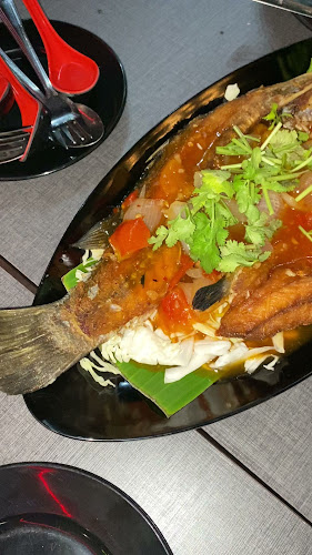 Opinii despre Bottoms Up Bar & Restaurant în อำเภอเมืองอุบลราชธานี - การบริการอาหารและที่พัก