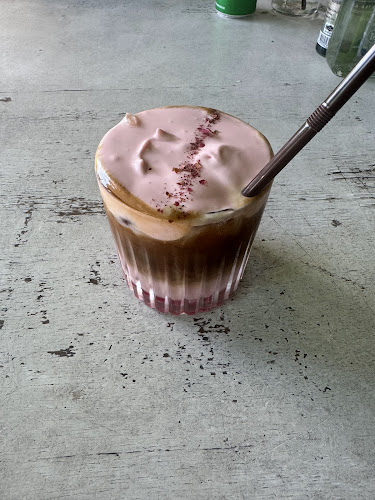 KIRI burger & bowl , kata beach