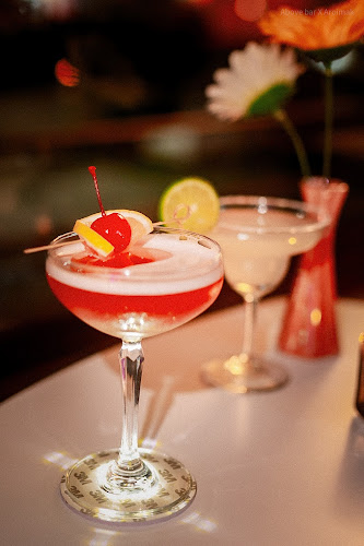 Comentarii opinii despre Above bar