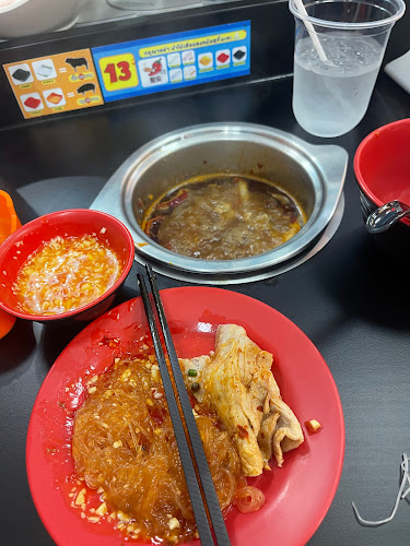 สุกี้บูมบูม 繁荣 หม่าล่าสายพาน พิษณุโลก - การบริการอาหารและที่พัก