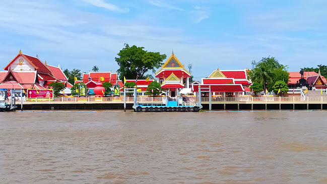 ตลาดเก่าริมน้ำปากเกร็ด - การบริการอาหารและที่พัก