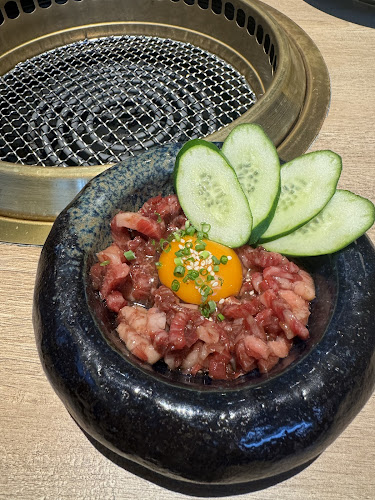 Yakiniku Kintsugi - 金継ぎ - (ยากินิคุ คินสึงิ) - การบริการอาหารและที่พัก