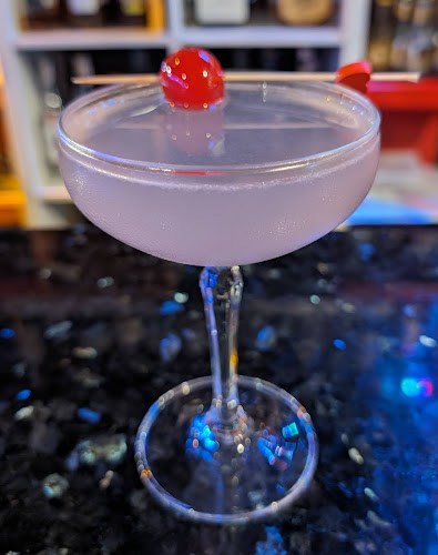 Alter Ego - การบริการอาหารและที่พัก