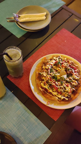 Lucha Cantina Authentic Mexican - Chalong - การบริการอาหารและที่พัก