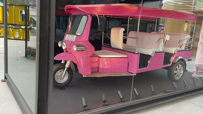 Opinii despre สไมล์แลนด์ พัทยา สตรีทฟู้ด มาร์เก็ต în อำเภอบางละมุง - การบริการอาหารและที่พัก