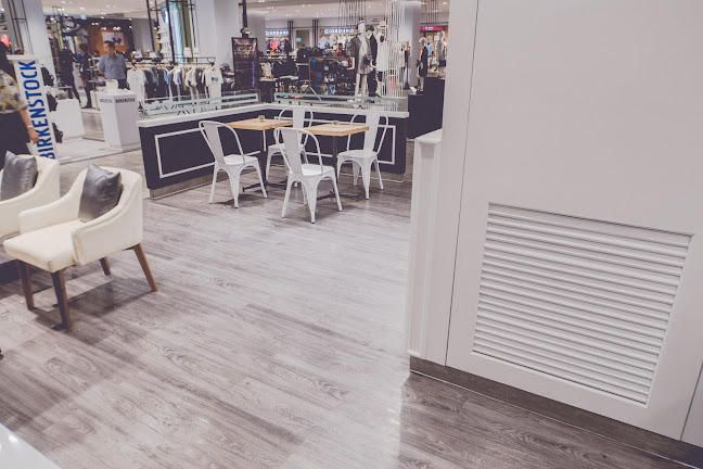 Honeymee (Central Plaza Nakhon Ratchasima) - การบริการอาหารและที่พัก