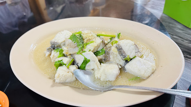 Opinii despre ร้านนัดพบยูงทอง 金孔雀餐厅 în อำเภอหาดใหญ่ - การบริการอาหารและที่พัก