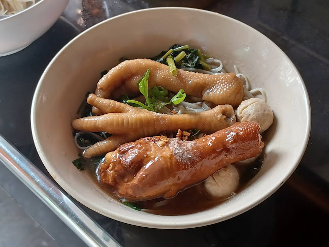 Opinii despre เยี่ยมรสเนื้อตุ๋น(ตรงข้ามวังมัจฉา) Yiam Ros Braised Beef în อำเภอหาดใหญ่ - การบริการอาหารและที่พัก