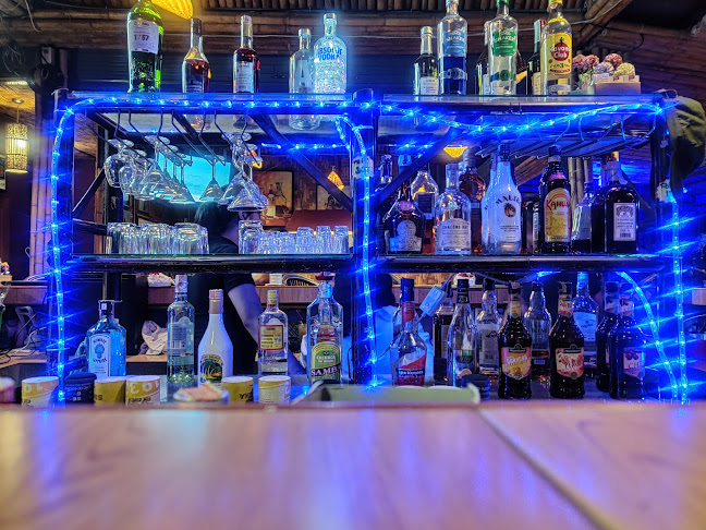 Beach Side Bistro - การบริการอาหารและที่พัก