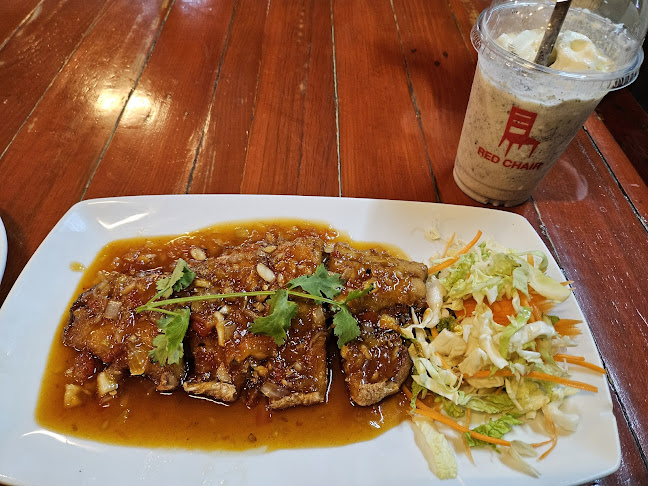 Comentarii opinii despre Red Chair