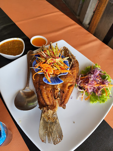 Pantai Seaview Restaurant Halal Food - การบริการอาหารและที่พัก