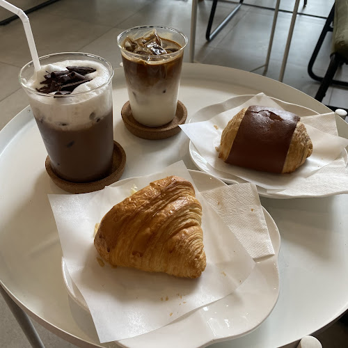 RestDay Coffee Bar & Bake House - อำเภอเมืองภูเก็ต