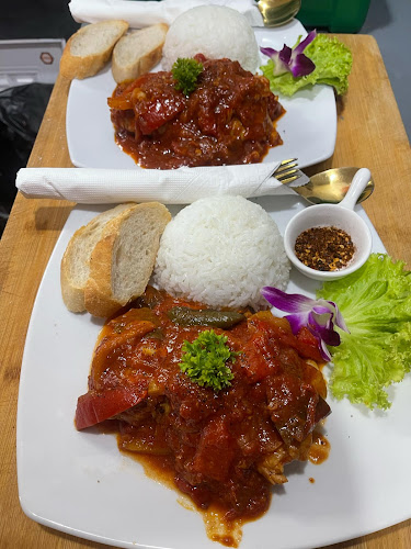 Euskadi Wine and Tapas - การบริการอาหารและที่พัก