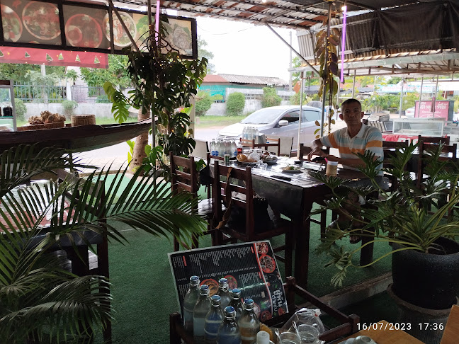 Opinii despre สวนผู้พันเมืองย่า ผู้พันตำแซ่บ în อำเภอเมืองนครราชสีมา - การบริการอาหารและที่พัก