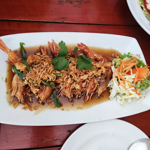 Comentarii opinii despre Red Chair