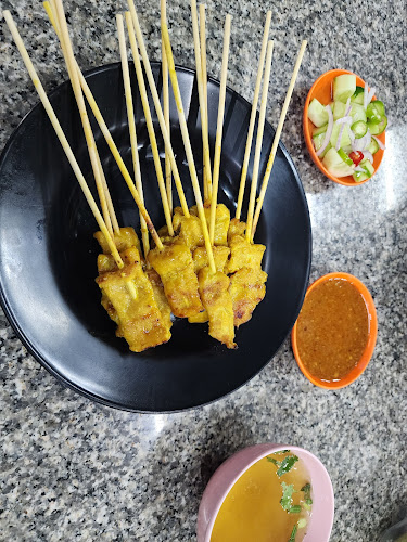 Opinii despre ก๋วยเตี๋ยวไก่ติงลี่ în อำเภอเมืองพิษณุโลก - การบริการอาหารและที่พัก