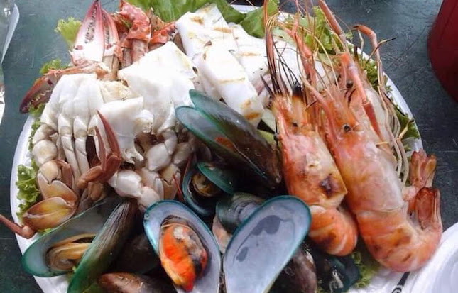 Opinii despre ยายดำ Jomtien ร่มเตียงชายหาด ล็อก155 în อำเภอบางละมุง - การบริการอาหารและที่พัก