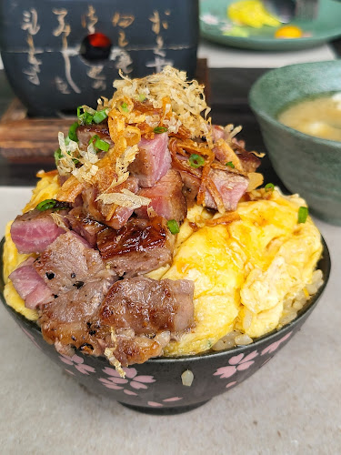 Hashi Japanese Restaurant & Izakaya - การบริการอาหารและที่พัก