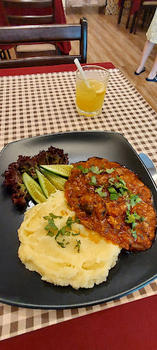 Opinii despre Русский ресторан "Подсолнух" în district - การบริการอาหารและที่พัก