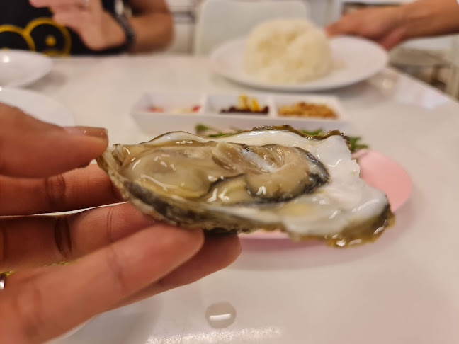 Sam Chor Restaurant - การบริการอาหารและที่พัก