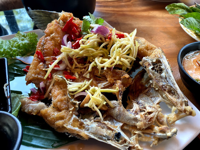 Opinii despre Orange House Cafe Pattaya (ตำหลายคาเฟ่ พัทยา) în อำเภอบางละมุง - การบริการอาหารและที่พัก